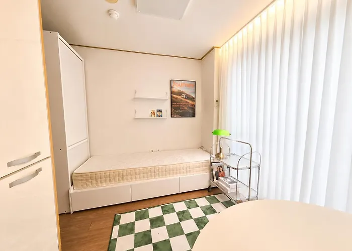 52hongdae Station Area, Yeonnam, Hongdae Street, 15 Minutes From Itaewon, Single Accommodation, Fully Furnished Apartment Seoul