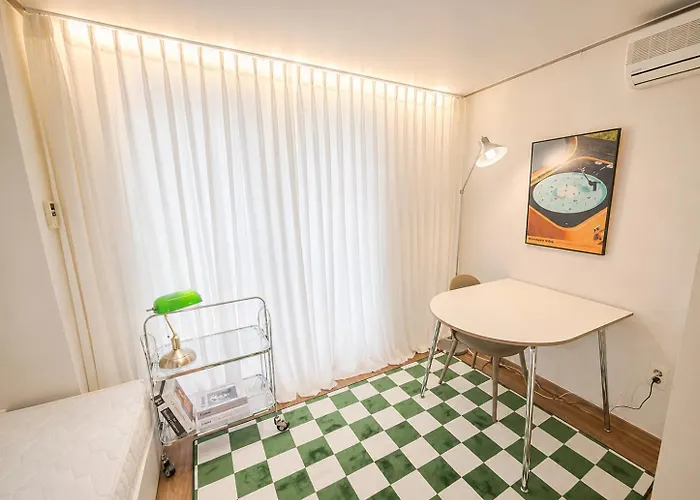52hongdae Station Area, Yeonnam, Hongdae Street, 15 Minutes From Itaewon, Single Accommodation, Fully Furnished Apartment Seoul